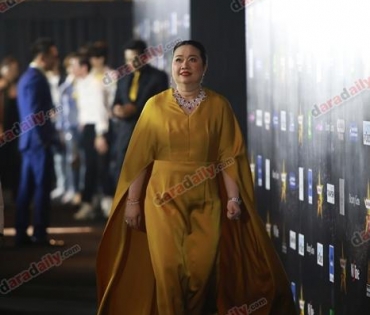 เหล่าดาราตบเท้าเดิน Black carpet งานประกาศรางวัล VibeWire Awards ครั้งที่ 8