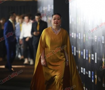 เหล่าดาราตบเท้าเดิน Black carpet งานประกาศรางวัล VibeWire Awards ครั้งที่ 8