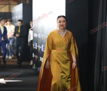 เหล่าดาราตบเท้าเดิน Black carpet งานประกาศรางวัล VibeWire Awards ครั้งที่ 8
