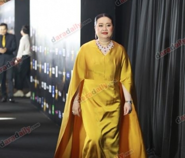 เหล่าดาราตบเท้าเดิน Black carpet งานประกาศรางวัล VibeWire Awards ครั้งที่ 8
