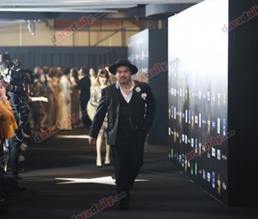 เหล่าดาราตบเท้าเดิน Black carpet งานประกาศรางวัล VibeWire Awards ครั้งที่ 8