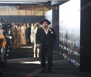 เหล่าดาราตบเท้าเดิน Black carpet งานประกาศรางวัล VibeWire Awards ครั้งที่ 8