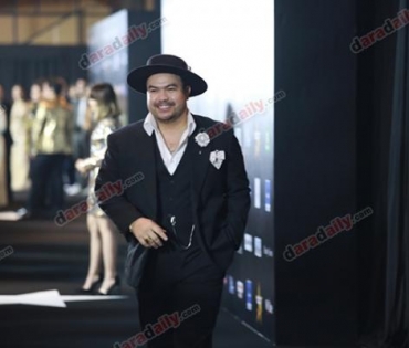 เหล่าดาราตบเท้าเดิน Black carpet งานประกาศรางวัล VibeWire Awards ครั้งที่ 8