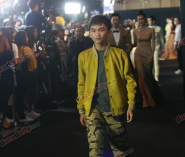 เหล่าดาราตบเท้าเดิน Black carpet งานประกาศรางวัล VibeWire Awards ครั้งที่ 8