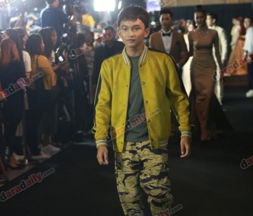 เหล่าดาราตบเท้าเดิน Black carpet งานประกาศรางวัล VibeWire Awards ครั้งที่ 8