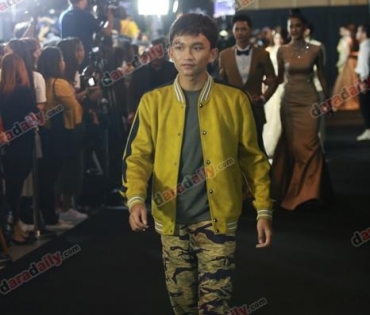 เหล่าดาราตบเท้าเดิน Black carpet งานประกาศรางวัล VibeWire Awards ครั้งที่ 8