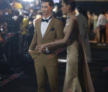 เหล่าดาราตบเท้าเดิน Black carpet งานประกาศรางวัล VibeWire Awards ครั้งที่ 8