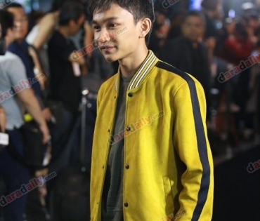 เหล่าดาราตบเท้าเดิน Black carpet งานประกาศรางวัล VibeWire Awards ครั้งที่ 8