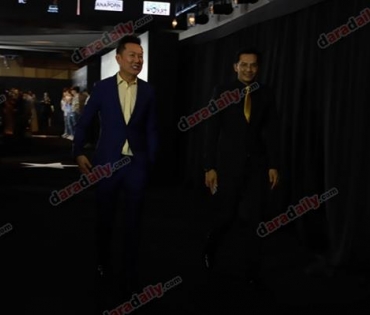 เหล่าดาราตบเท้าเดิน Black carpet งานประกาศรางวัล VibeWire Awards ครั้งที่ 8