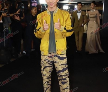 เหล่าดาราตบเท้าเดิน Black carpet งานประกาศรางวัล VibeWire Awards ครั้งที่ 8