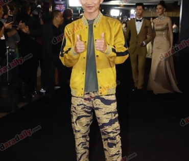 เหล่าดาราตบเท้าเดิน Black carpet งานประกาศรางวัล VibeWire Awards ครั้งที่ 8