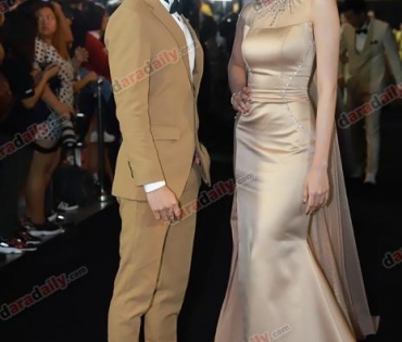 เหล่าดาราตบเท้าเดิน Black carpet งานประกาศรางวัล VibeWire Awards ครั้งที่ 8