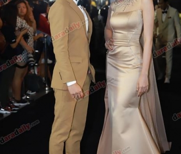 เหล่าดาราตบเท้าเดิน Black carpet งานประกาศรางวัล VibeWire Awards ครั้งที่ 8