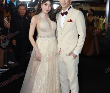 เหล่าดาราตบเท้าเดิน Black carpet งานประกาศรางวัล VibeWire Awards ครั้งที่ 8