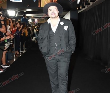 เหล่าดาราตบเท้าเดิน Black carpet งานประกาศรางวัล VibeWire Awards ครั้งที่ 8