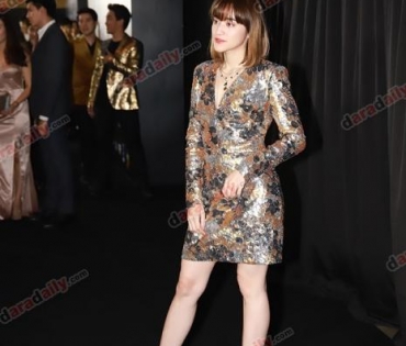 เหล่าดาราตบเท้าเดิน Black carpet งานประกาศรางวัล VibeWire Awards ครั้งที่ 8