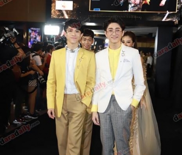 เหล่าดาราตบเท้าเดิน Black carpet งานประกาศรางวัล VibeWire Awards ครั้งที่ 8