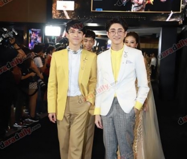 เหล่าดาราตบเท้าเดิน Black carpet งานประกาศรางวัล VibeWire Awards ครั้งที่ 8