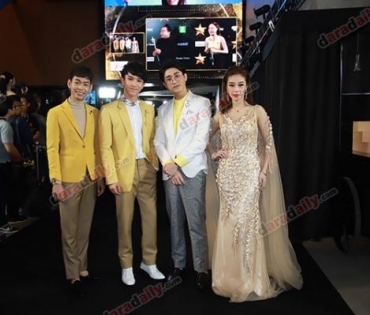 เหล่าดาราตบเท้าเดิน Black carpet งานประกาศรางวัล VibeWire Awards ครั้งที่ 8