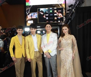 เหล่าดาราตบเท้าเดิน Black carpet งานประกาศรางวัล VibeWire Awards ครั้งที่ 8