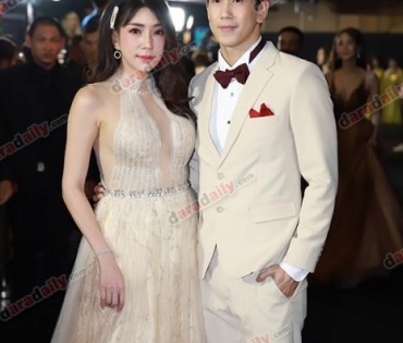 เหล่าดาราตบเท้าเดิน Black carpet งานประกาศรางวัล VibeWire Awards ครั้งที่ 8