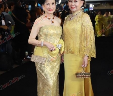 เหล่าดาราตบเท้าเดิน Black carpet งานประกาศรางวัล VibeWire Awards ครั้งที่ 8