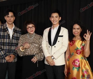 เหล่าดาราตบเท้าเดิน Black carpet งานประกาศรางวัล VibeWire Awards ครั้งที่ 8