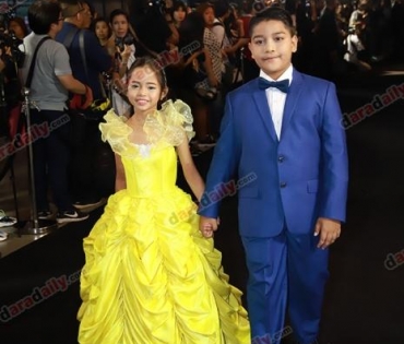 เหล่าดาราตบเท้าเดิน Black carpet งานประกาศรางวัล VibeWire Awards ครั้งที่ 8