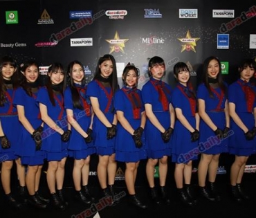 เหล่าดาราตบเท้าเดิน Black carpet งานประกาศรางวัล VibeWire Awards ครั้งที่ 8