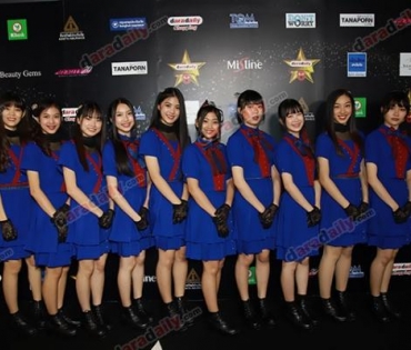 เหล่าดาราตบเท้าเดิน Black carpet งานประกาศรางวัล VibeWire Awards ครั้งที่ 8