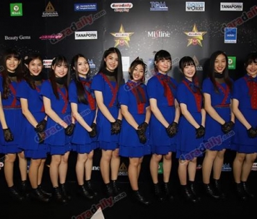 เหล่าดาราตบเท้าเดิน Black carpet งานประกาศรางวัล VibeWire Awards ครั้งที่ 8