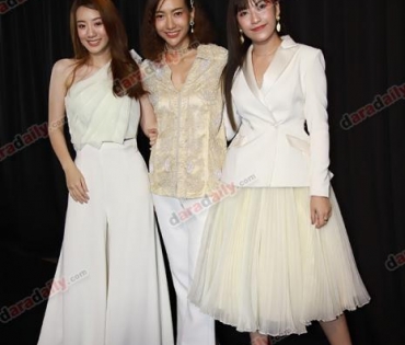 เหล่าดาราตบเท้าเดิน Black carpet งานประกาศรางวัล VibeWire Awards ครั้งที่ 8