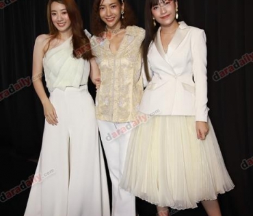 เหล่าดาราตบเท้าเดิน Black carpet งานประกาศรางวัล VibeWire Awards ครั้งที่ 8