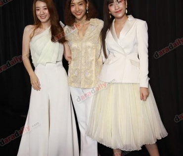 เหล่าดาราตบเท้าเดิน Black carpet งานประกาศรางวัล VibeWire Awards ครั้งที่ 8