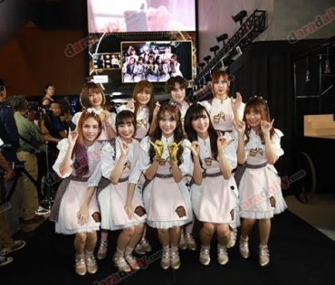 เหล่าดาราตบเท้าเดิน Black carpet งานประกาศรางวัล VibeWire Awards ครั้งที่ 8