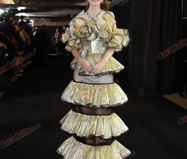 เหล่าดาราตบเท้าเดิน Black carpet งานประกาศรางวัล VibeWire Awards ครั้งที่ 8