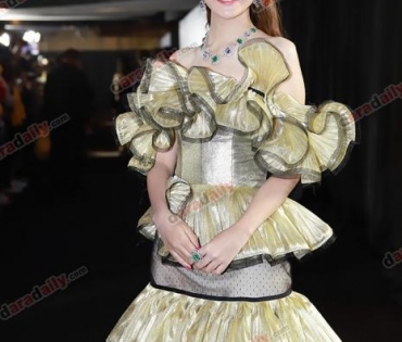 เหล่าดาราตบเท้าเดิน Black carpet งานประกาศรางวัล VibeWire Awards ครั้งที่ 8