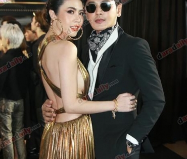 เหล่าดาราตบเท้าเดิน Black carpet งานประกาศรางวัล VibeWire Awards ครั้งที่ 8