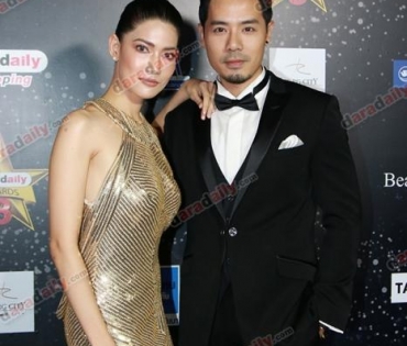 เหล่าดาราตบเท้าเดิน Black carpet งานประกาศรางวัล VibeWire Awards ครั้งที่ 8