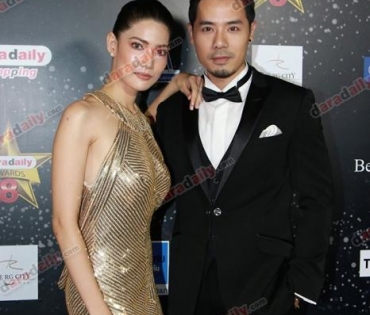 เหล่าดาราตบเท้าเดิน Black carpet งานประกาศรางวัล VibeWire Awards ครั้งที่ 8