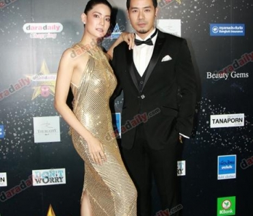 เหล่าดาราตบเท้าเดิน Black carpet งานประกาศรางวัล VibeWire Awards ครั้งที่ 8