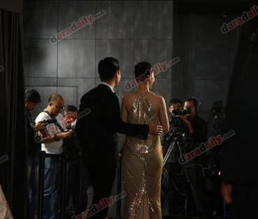 เหล่าดาราตบเท้าเดิน Black carpet งานประกาศรางวัล VibeWire Awards ครั้งที่ 8