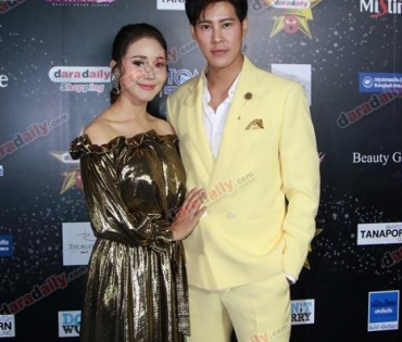 เหล่าดาราตบเท้าเดิน Black carpet งานประกาศรางวัล VibeWire Awards ครั้งที่ 8