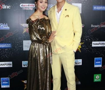 เหล่าดาราตบเท้าเดิน Black carpet งานประกาศรางวัล VibeWire Awards ครั้งที่ 8