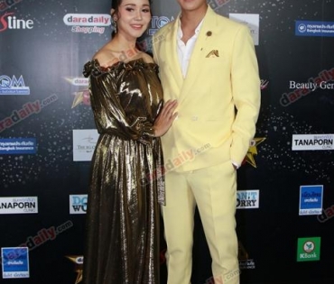 เหล่าดาราตบเท้าเดิน Black carpet งานประกาศรางวัล VibeWire Awards ครั้งที่ 8