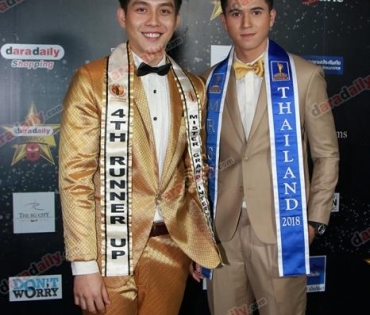 เหล่าดาราตบเท้าเดิน Black carpet งานประกาศรางวัล VibeWire Awards ครั้งที่ 8
