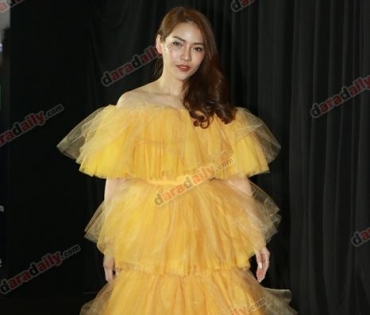 เหล่าดาราตบเท้าเดิน Black carpet งานประกาศรางวัล VibeWire Awards ครั้งที่ 8