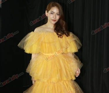 เหล่าดาราตบเท้าเดิน Black carpet งานประกาศรางวัล VibeWire Awards ครั้งที่ 8