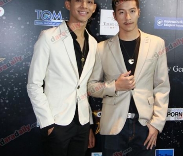 เหล่าดาราตบเท้าเดิน Black carpet งานประกาศรางวัล VibeWire Awards ครั้งที่ 8