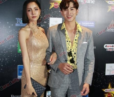 เหล่าดาราตบเท้าเดิน Black carpet งานประกาศรางวัล VibeWire Awards ครั้งที่ 8